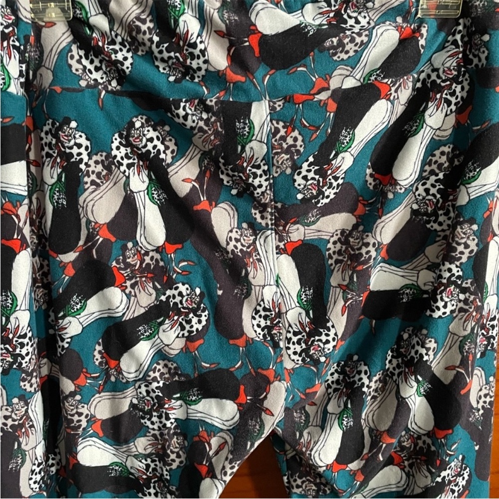 Cruella de Vil LuLaRoe Leggings - Picture 9 of 10